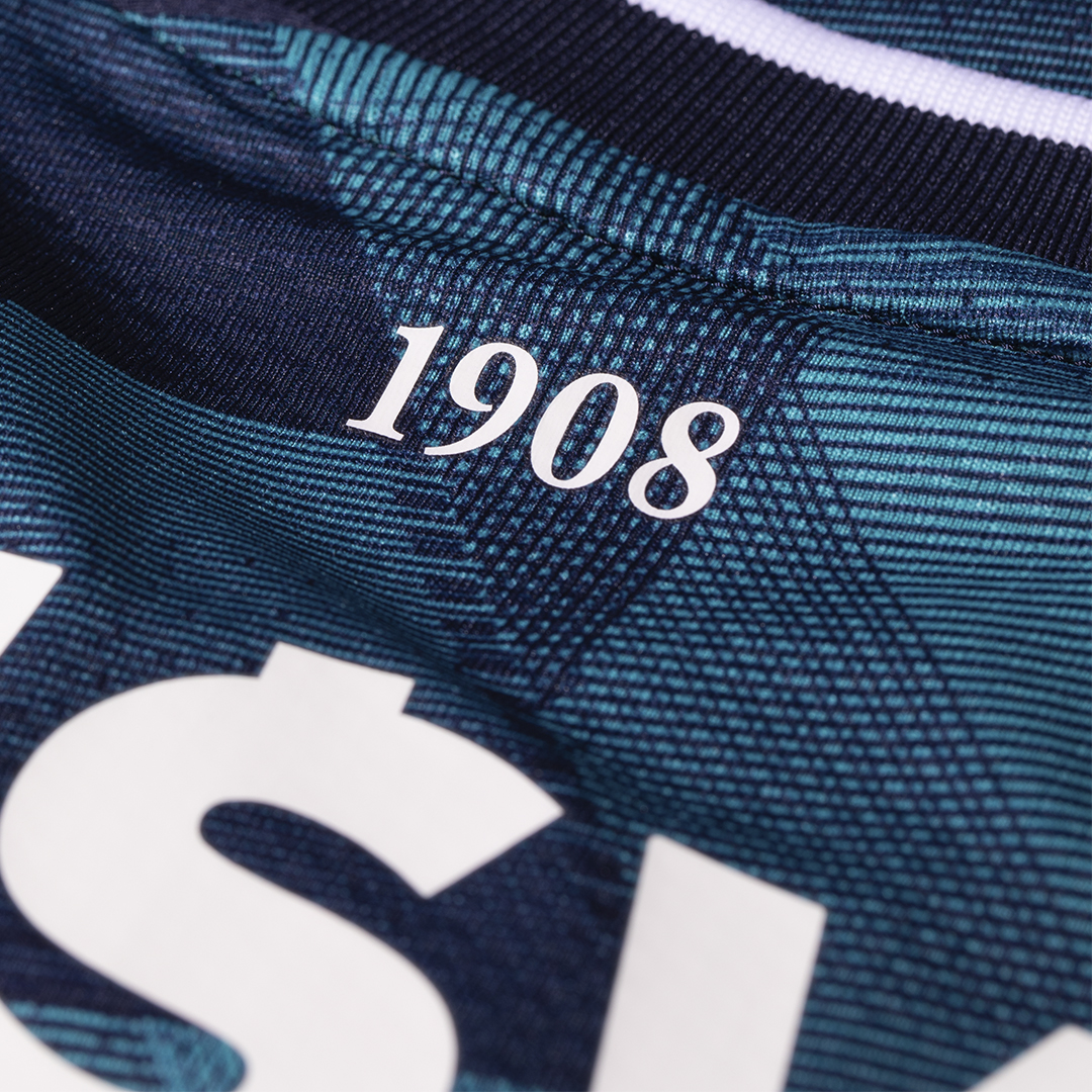 Feyenoord's tweet image. Detail shots. 👕

Describe our new kit in one word: ____ ✍️