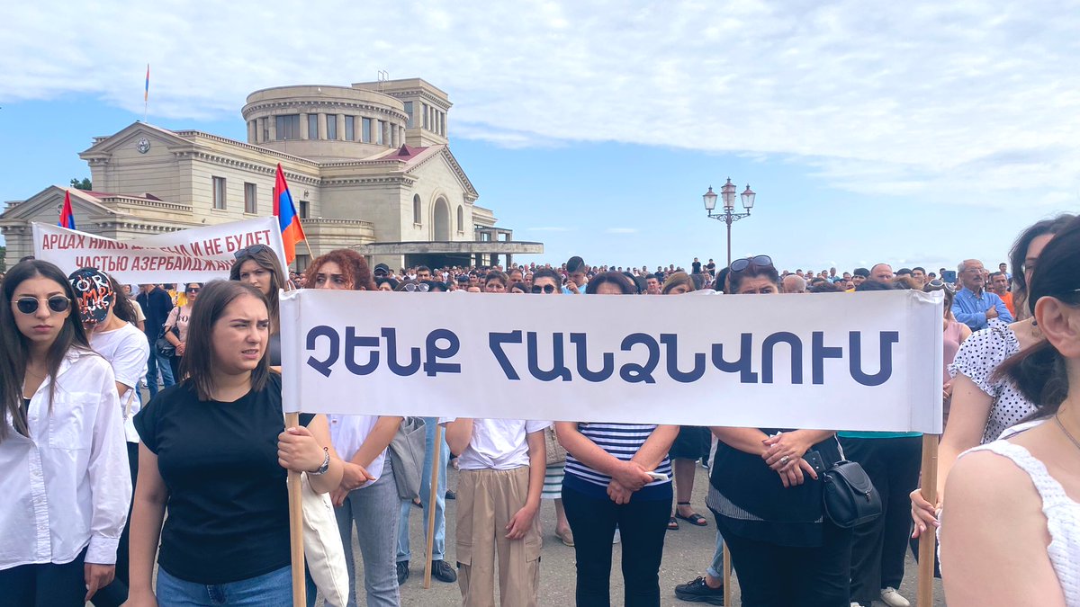 SiranushSargsy1's tweet photo. More photos from the rally.
#StopArtsakhBlockade https://t.co/ItFceWJmCf