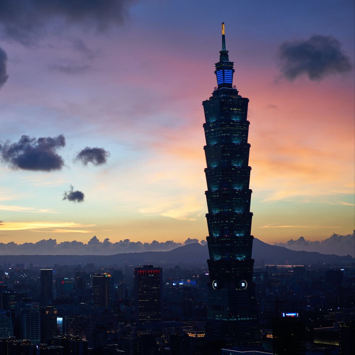 architectoapp's tweet photo. Discover Taipei 101: A fusion of traditional Asian symbolism and modern design, once the world's tallest. 
Unveil more with our app! https://t.co/ZvFTHgcb1q

#Taipei101 #Skyscraper #Architecture #Travel #Taiwan #WorldRecord https://t.co/WCCGUR7whi