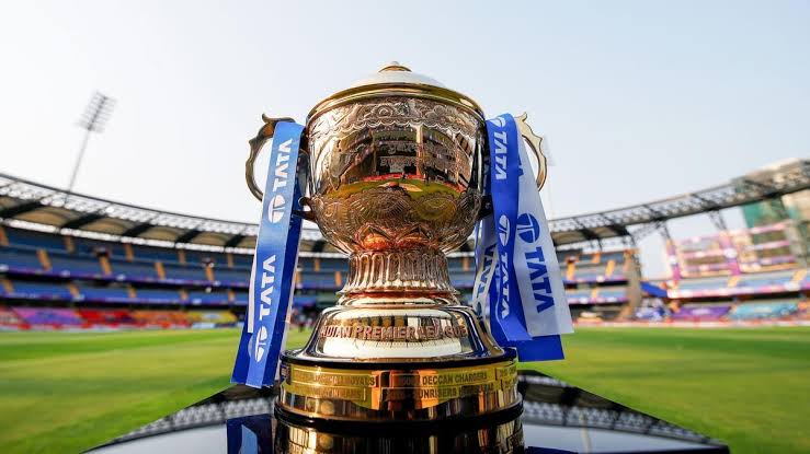 powerplay_18's tweet photo. IPL 2023 ad revenues and earnings:- (To Livemint)
-Total ad revenues - 10,120 Crores.
-Broadcasters earned - 4700 Crores.
-Franchise earned - 1450 Crores.
-BCCI has got - 430 Crores.🤑
#IPL2023 #IPL #cricket #ipllover #CSK #Rcb #MSDhoni #Viratkohli #RohitSharma #powerplay1 https://t.co/B0JQOfI0uo