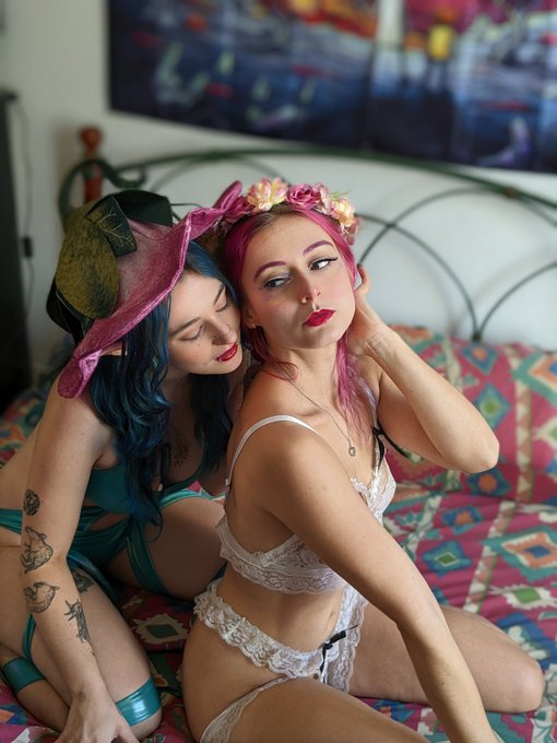 Si vous saviez comme elle sent bon 😳 @noochka_pole https://t.co/oFzrnGBq9m<a class="tags" target="_blank" title="On Twitter" href="/?out=eyJ0eXAiOiJKV1QiLCJhbGciOiJIUzUxMiJ9.eyJpYXQiOjE3MjIwNTg1NDMsImlzcyI6InR3cG9ybnN0YXJzLmNvbSIsIm5iZiI6MTcyMjA1ODU0MywiZXhwIjoxNzUzNTk0NTQzLCJyZWRpcmVjdF91cmwiOiJodHRwczovL3R3aXR0ZXIuY29tL25vb2Noa2FfcG9sZSJ9.LrHIs63qYmwnjKJwCvGCIknHiuH1a985uQRPDm1_Rjom-rOfReoi2YQSEPfE2PqRcmFBXVWiRYDUtPac7bWfbA">@noochka_pole</a>