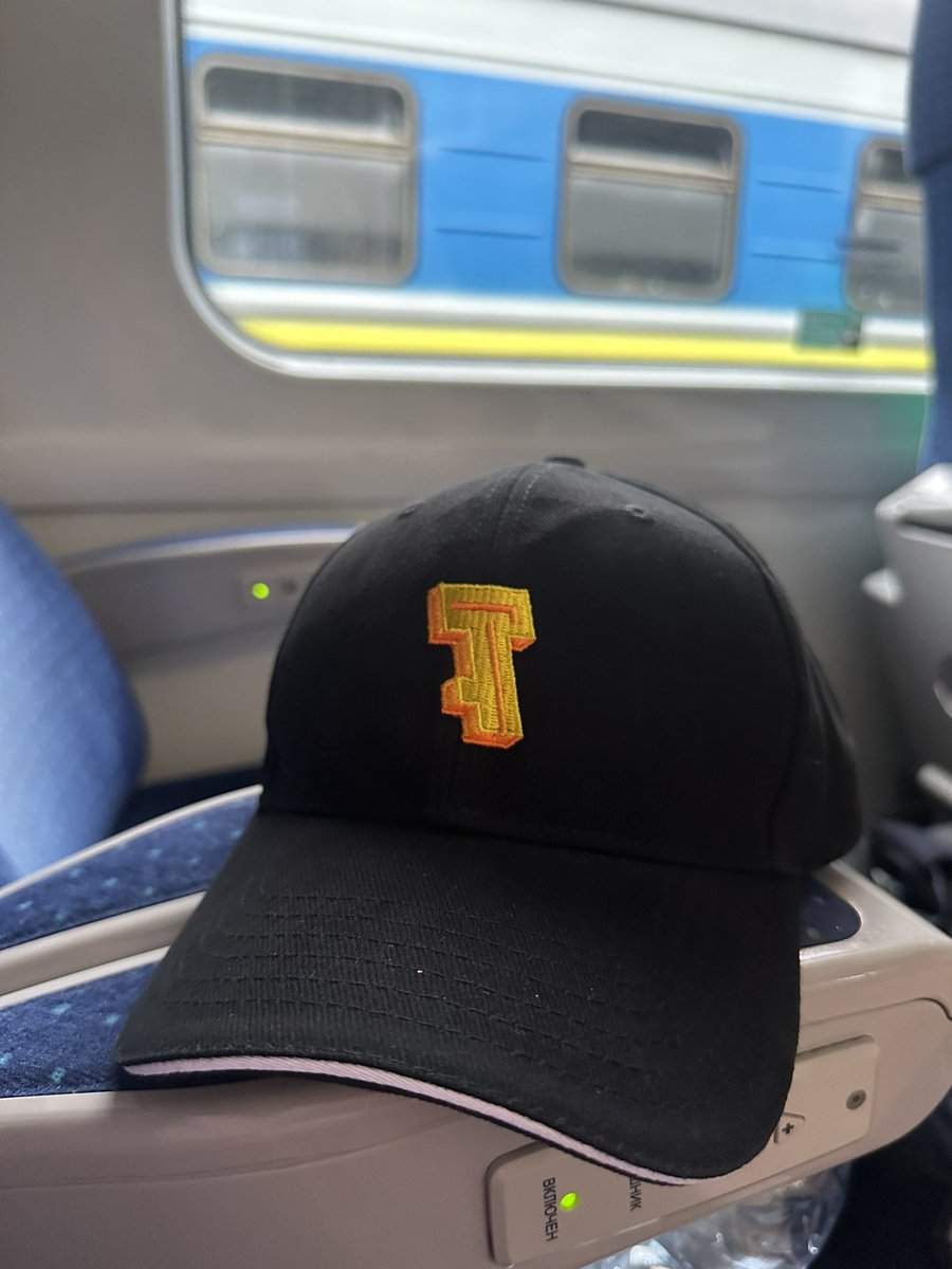 Meet Mr. Key! He and his 49 siblings have made the first 13hrs of the trip from Kyiv to Paris, now in Przemysl. 

7 more hrs by train, a rest in Warsaw, &amp; one final flight before they become yours at #tezdev2023 next week!