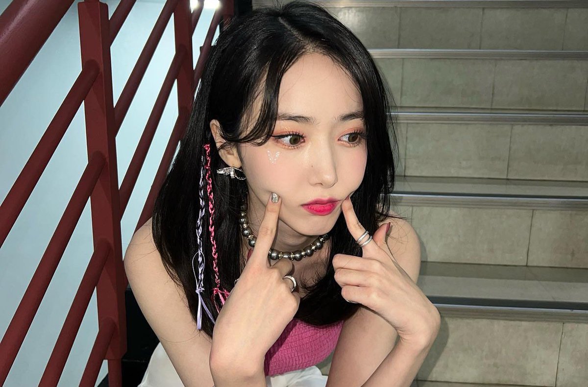 Me encanta #𝙨𝙪𝙥𝙚𝙧𝕤𝕙𝕪۰mp3 así que la puse de primera en mi playlist y con mi outfit pink 🎀 le hago porras a <a href="/njeans_tw/">*:･ ℕㅡ𝙅𝙀𝘼𝙉𝙎 🐇</a> en este #ᥒㅡjᥱᥲᥒs𓍼ִֶָ𝖈𝖔𝖒𝖊bɑck y espero que sigan con sus regresos porque lo estaré esperando. 🩶

𝑙ong 𓈒 ꒱ 𓏸 𝚕ivē ถึง☆ #arsyn .ᐟ