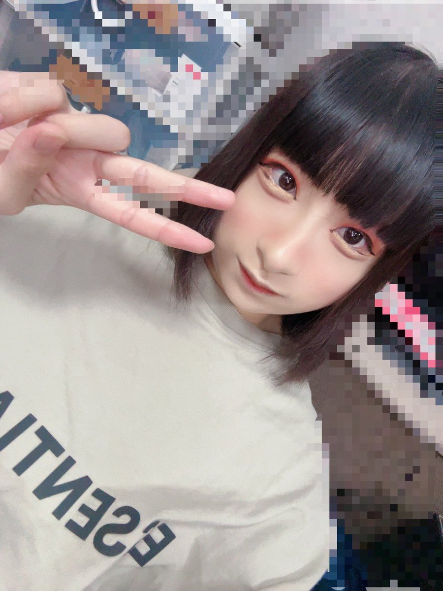 部屋着な私
本日最短１５時45〜
飲み帰りの方、会社終わりでお疲れな方一緒に遊びましょ
#女装男子　#男の娘