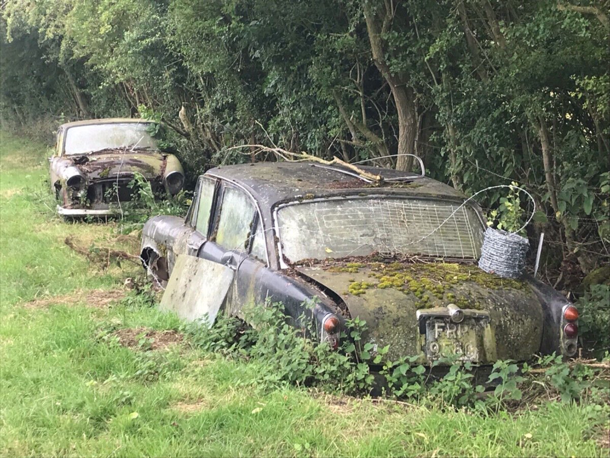 BarnFindsUK's tweet photo. Ad - Humber Hawk and Humber Snipe
On eBay here -->> https://t.co/fL6VkUL1rk
#HumberHawk #HumberSnipe #ClassicCars #AutoAuction https://t.co/9DIXzvYLMP