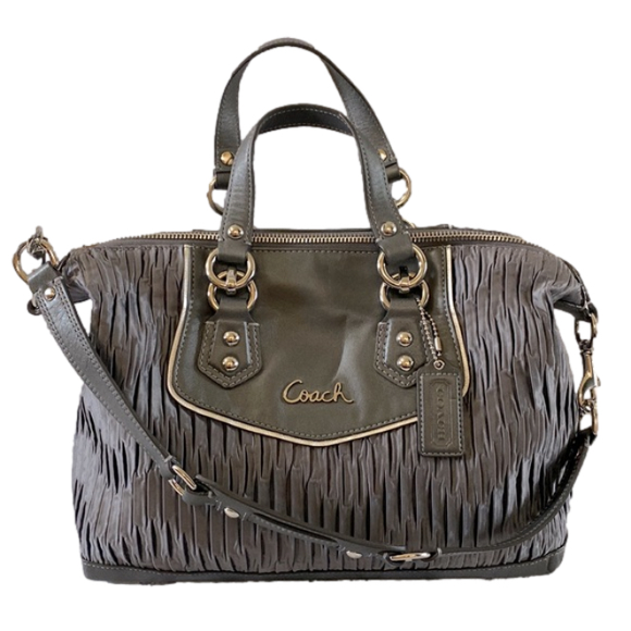 VintagClothes4U's tweet photo. So good I had to share! Check out all the items I'm loving on @Poshmarkapp #poshmark #fashion #style #shopmycloset #coach #adriannapapell #lizclaiborne: https://t.co/IAESYPUWPV https://t.co/IknuhKwSfE