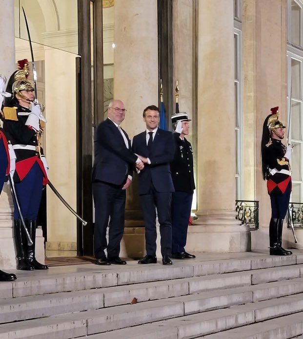 Cher Président <a href="/EmmanuelMacron/">Emmanuel Macron</a>, chère France! Mes + sincères félicitations pour la Fête nationale du 14 juillet. 
🇪🇪 et 🇫🇷 ont d'excellentes relations dans tous les domaines. Nos liens sont fondés sur des valeurs communes et une même vision de l'avenir de l'Europe #FeteNationale