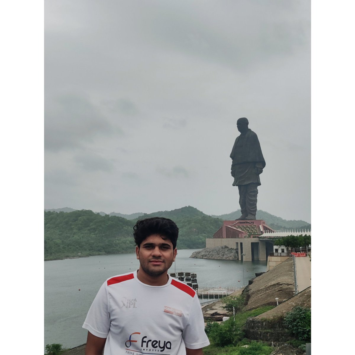 The majestic Statue of Unity, a symbol of hope and progress🇮🇳
<a href="/souindia/">Statue Of Unity</a>