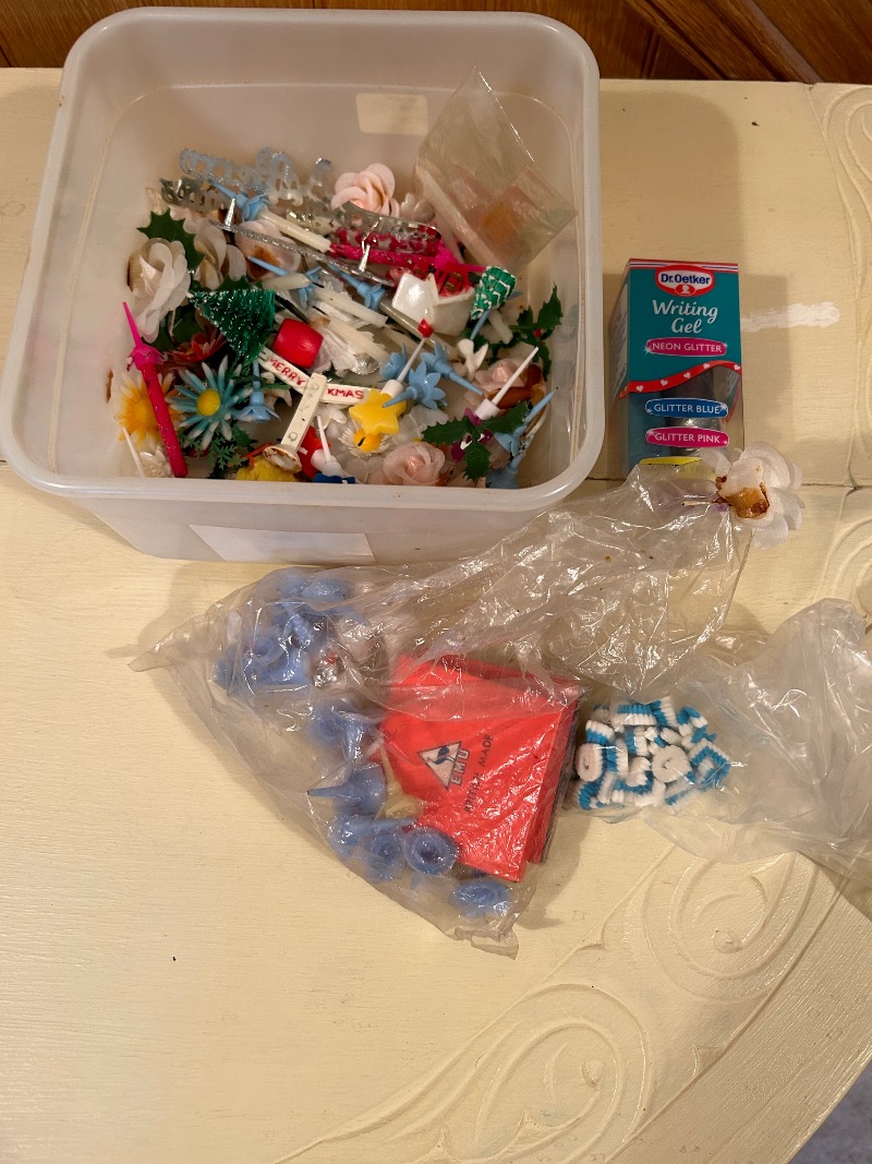 Offer: Cake decorations (Draycott GL11) ilovefreegle.org/message/100819…