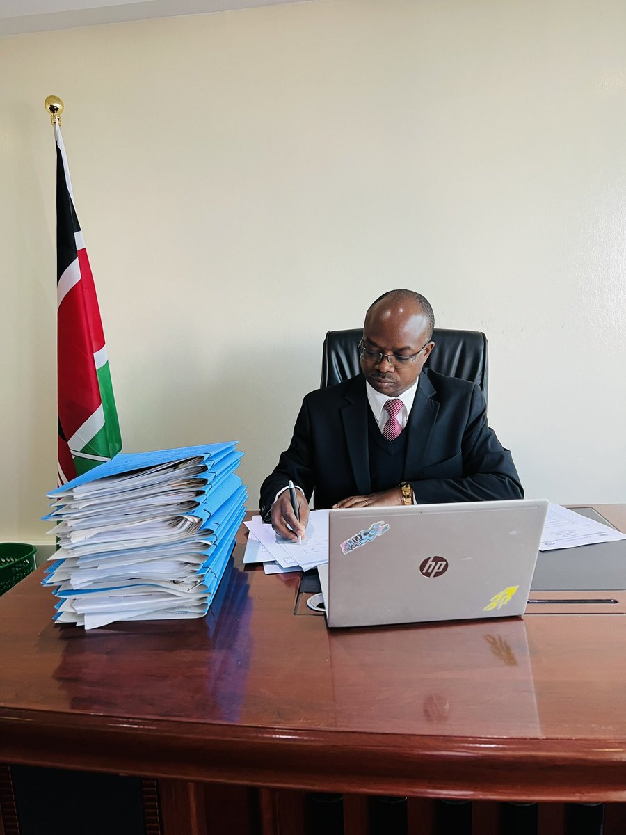 OrtSecretariat's tweet photo. Water Tribunal is now in session! ⚖️ Hon. Benard Ochoi presiding over the matters. Join us as we witness the pursuit of justice and the protection of our precious water resources & services. #WaterTribunal #CourtSession #JusticeFairness https://t.co/mrp8HLweWO