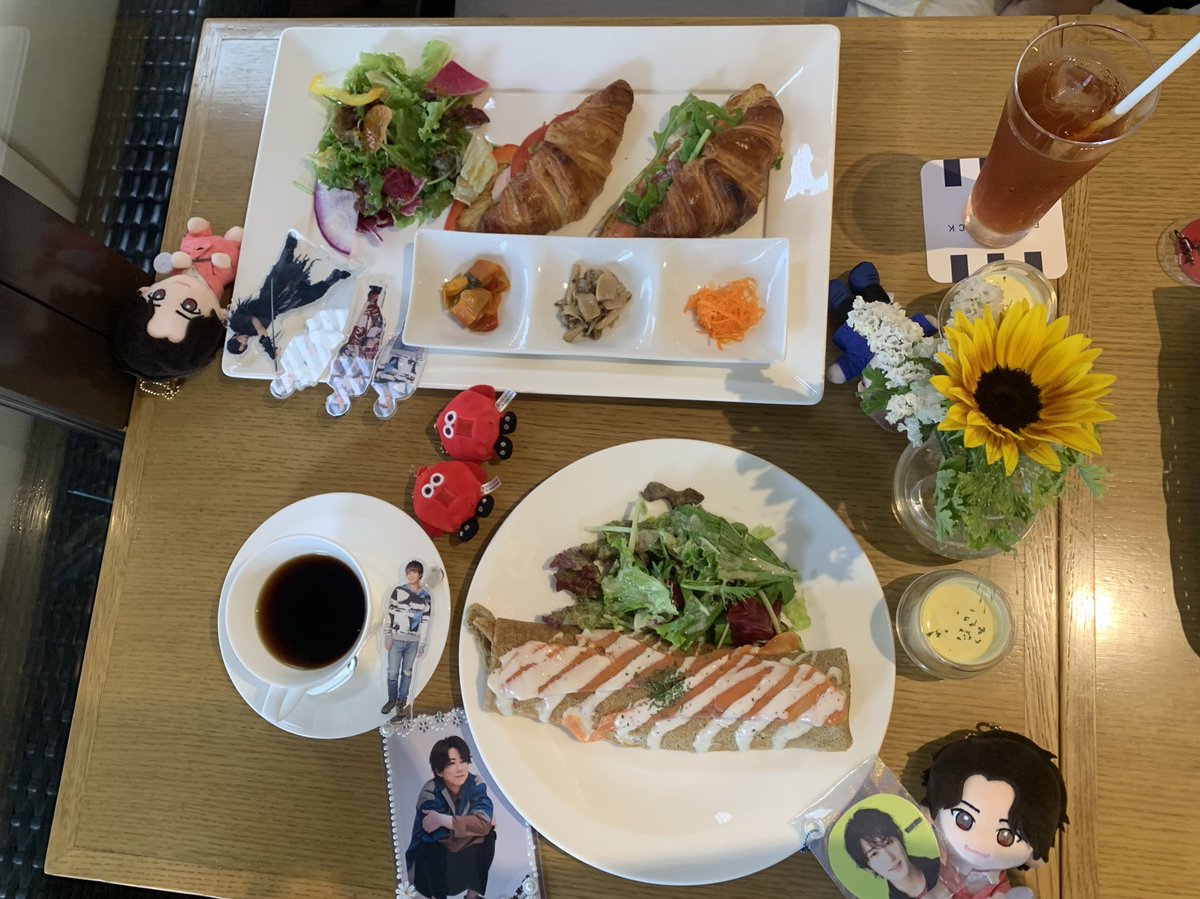 yu8ta5_kmf2's tweet photo. たくさん話して笑ってデトックス☕️🫧
同志がいるって幸せ(*ˊᵕˋ)ˊᵕˋ*)
トラブルはつきものですね🤣
#ヨックモック #ブルー・ブリック・ラウンジ
#THESTRINGS https://t.co/ElbU8xdl4P