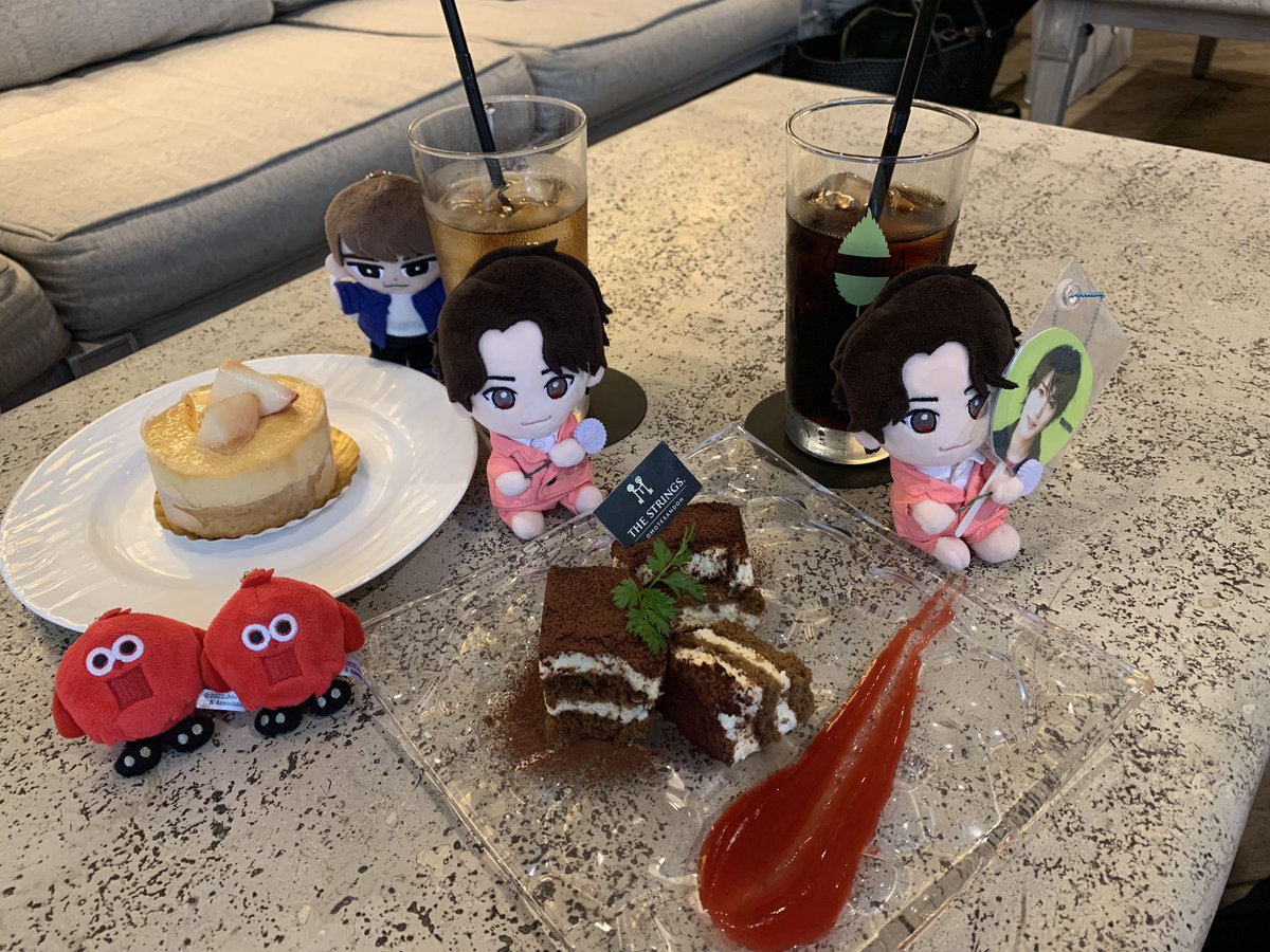 yu8ta5_kmf2's tweet photo. たくさん話して笑ってデトックス☕️🫧
同志がいるって幸せ(*ˊᵕˋ)ˊᵕˋ*)
トラブルはつきものですね🤣
#ヨックモック #ブルー・ブリック・ラウンジ
#THESTRINGS https://t.co/ElbU8xdl4P
