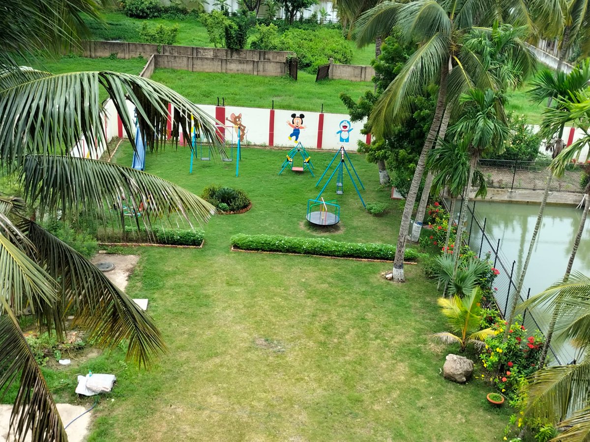 UdaanCare's tweet photo. 𝐅𝐞𝐞𝐥𝐢𝐧𝐠 𝐭𝐡𝐞 𝐦𝐚𝐠𝐢𝐜 𝐨𝐟 𝐧𝐚𝐭𝐮𝐫𝐞 𝐟𝐫𝐨𝐦 𝐔𝐝𝐚𝐚𝐧 𝐊𝐚𝐧𝐲𝐚 𝐆𝐮𝐫𝐮𝐤𝐮𝐥!
𝐉𝐚𝐢 𝐆𝐮𝐫𝐮𝐝𝐞𝐯!🙏

𝐘𝐨𝐮 𝐜𝐚𝐧 𝐚𝐥𝐰𝐚𝐲𝐬 𝐞𝐱𝐭𝐞𝐧𝐝 𝐚 𝐡𝐞𝐥𝐩𝐢𝐧𝐠 𝐡𝐚𝐧𝐝 𝐛𝐲 𝐜𝐨𝐧𝐭𝐚𝐜𝐭𝐢𝐧𝐠 𝐮𝐬: https://t.co/GofAy2jUjs

#artofliving #AOL #Udaan #nature https://t.co/xPFCIz9IUI