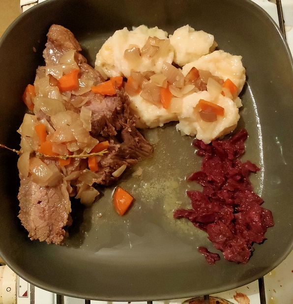 WartsNAllModels's tweet photo. Since #exploring #cookery, I'm #discovering different #cultural approaches to the same #food. Here's four styles of #roastbeef; #roastbeef #yorkshirepudding (#england), #sauerbraten (#germancuisine), #castleroast (#swedishcuisine) and #filetdeboeuf en #croute (#frenchcuisine). https://t.co/jaDQ6iFIUf