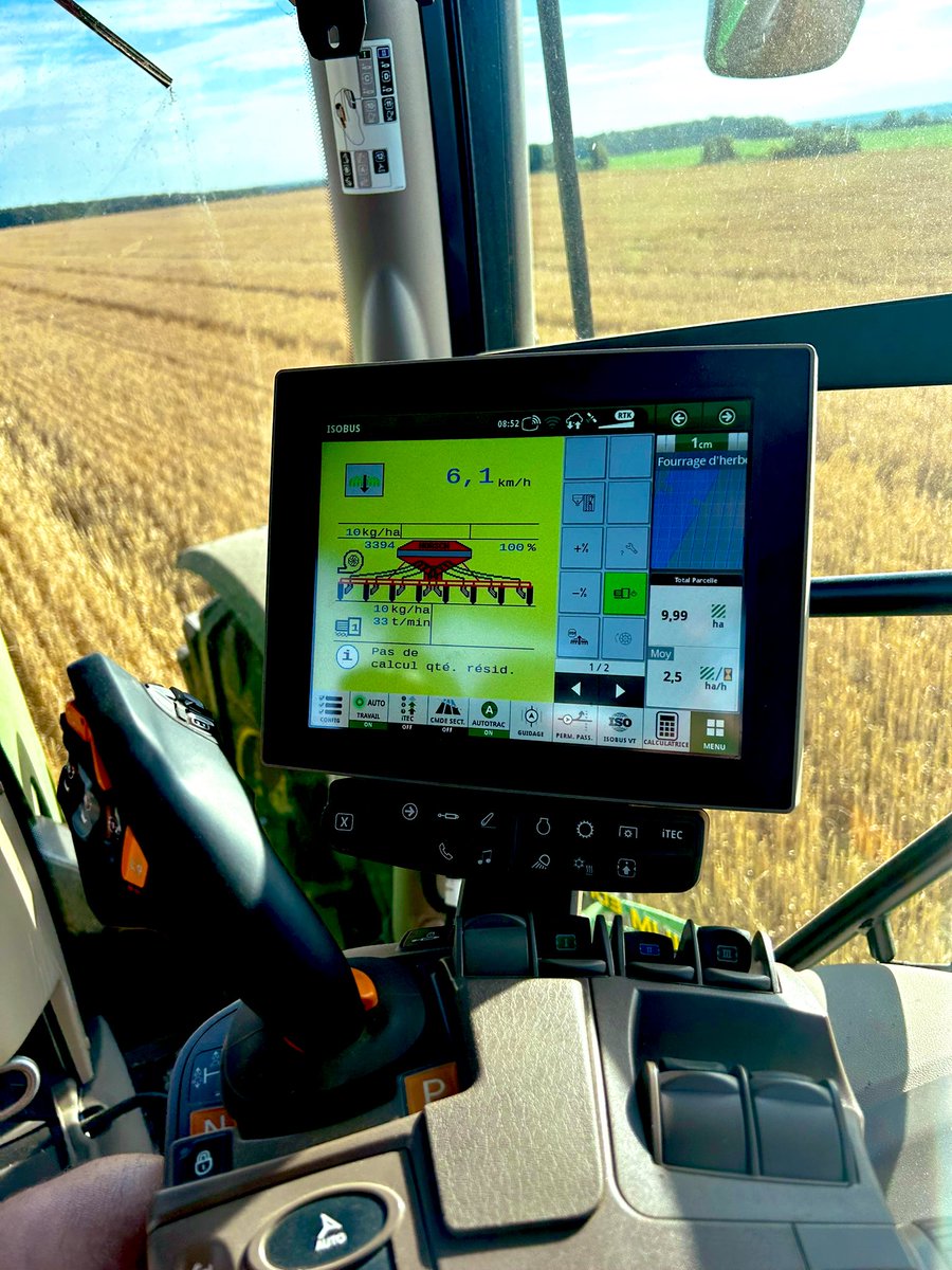 Alban Lutignier (@lutignier) on Twitter photo On continue dans le semis des couverts végétaux avec <a href="/HORSCH_France/">HORSCH France</a> <a href="/Senez8/">Julien SENEZ</a>. Le passage du semoir CO8 en Isobus s’est fait en 3h. Mise entre route sans encombre. Un plaisir et on gagne en précision doseur. Gooooo! On continue dans le semis des couverts végétaux avec <a href="/HORSCH_France/">HORSCH France</a> <a href="/Senez8/">Julien SENEZ</a>. Le passage du semoir CO8 en Isobus s’est fait en 3h. Mise entre route sans encombre. Un plaisir et on gagne en précision doseur. Gooooo!