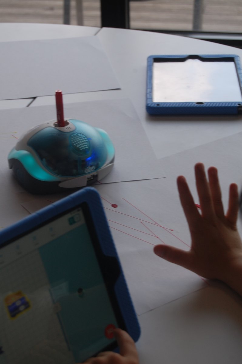 Eko_Pathways's tweet photo. Celebrating a day of fun, coding and robotics for children &amp; their parents!
It was exciting to see problem solving, collaborating and coding the amazing #Loti-bot #STEM
Thank you to all teachers, parents and @RMEducation for making this event possible. #collaborating to learn https://t.co/bkxpoYmO1k