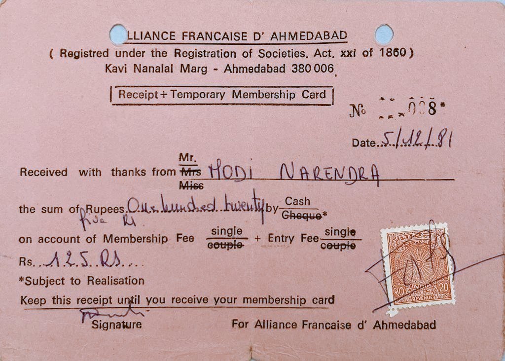 LuvDattaINC's tweet photo. 1. The signature on the stamp looks like it is written as "False"
2. The signatures above the word Signature look like it is written as "Panauti"
3. The Spelling of Registered is written as "Registred" https://t.co/DHoJcc2GLg