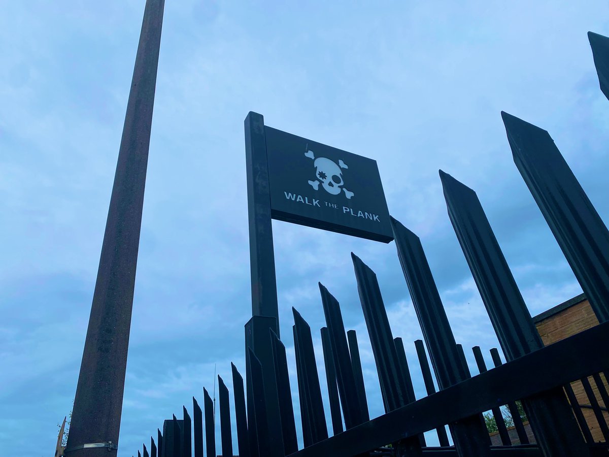 Salford is getting almost £750,000 from Arts Council England - so more activities and events will be happening across the city over the next three years!😄

This morning <a href="/walktheplank/">Walk the Plank</a> I found out more! Thanks to <a href="/LisPugh/">Liz Pugh</a> <a href="/SalfordCouncil/">Salford City Council</a> @hanjanrobsmi ✨ 

Report link on the way🤩