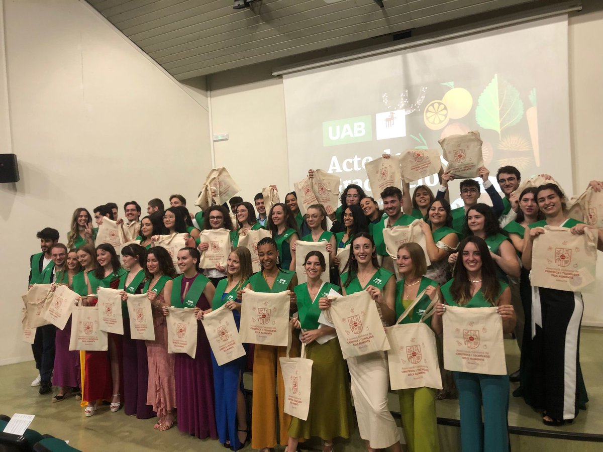 AssociacioCTA's tweet photo. 🎓 Enhorabona als recent graduats i graduades de #CTA i #GINSA de les universitats catalanes @UABBarcelona @ETSEAFIV_UdL @UdGPolitecnica! 🎉 Seguim al vostre costat! #josocCTA https://t.co/eFqxBSJhS2