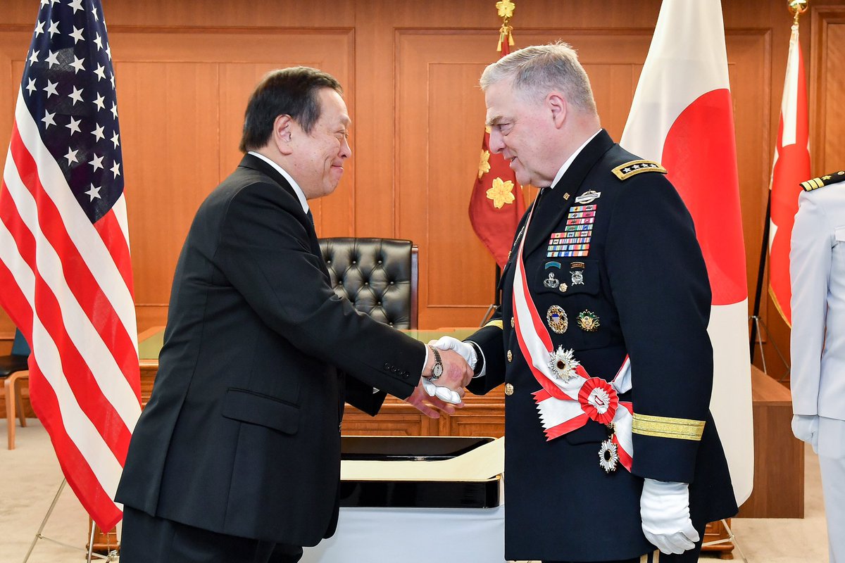 7月14日、＃浜田防衛大臣 はミリー米統合参謀本部議長に旭日大綬章