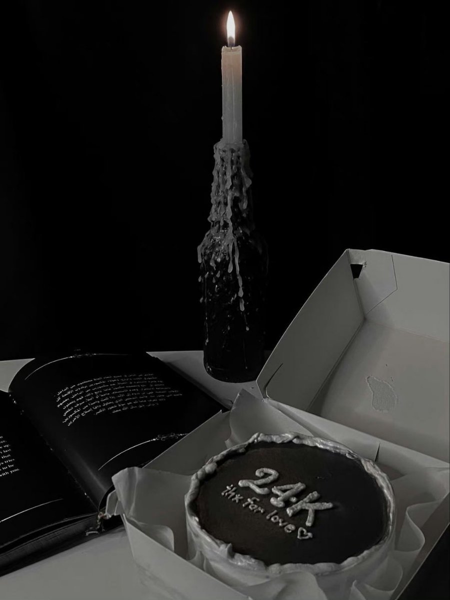 后来你就会发现，真正能治愈你的不是人类，而是睡觉、美食、可爱的小动物、以及有钱。