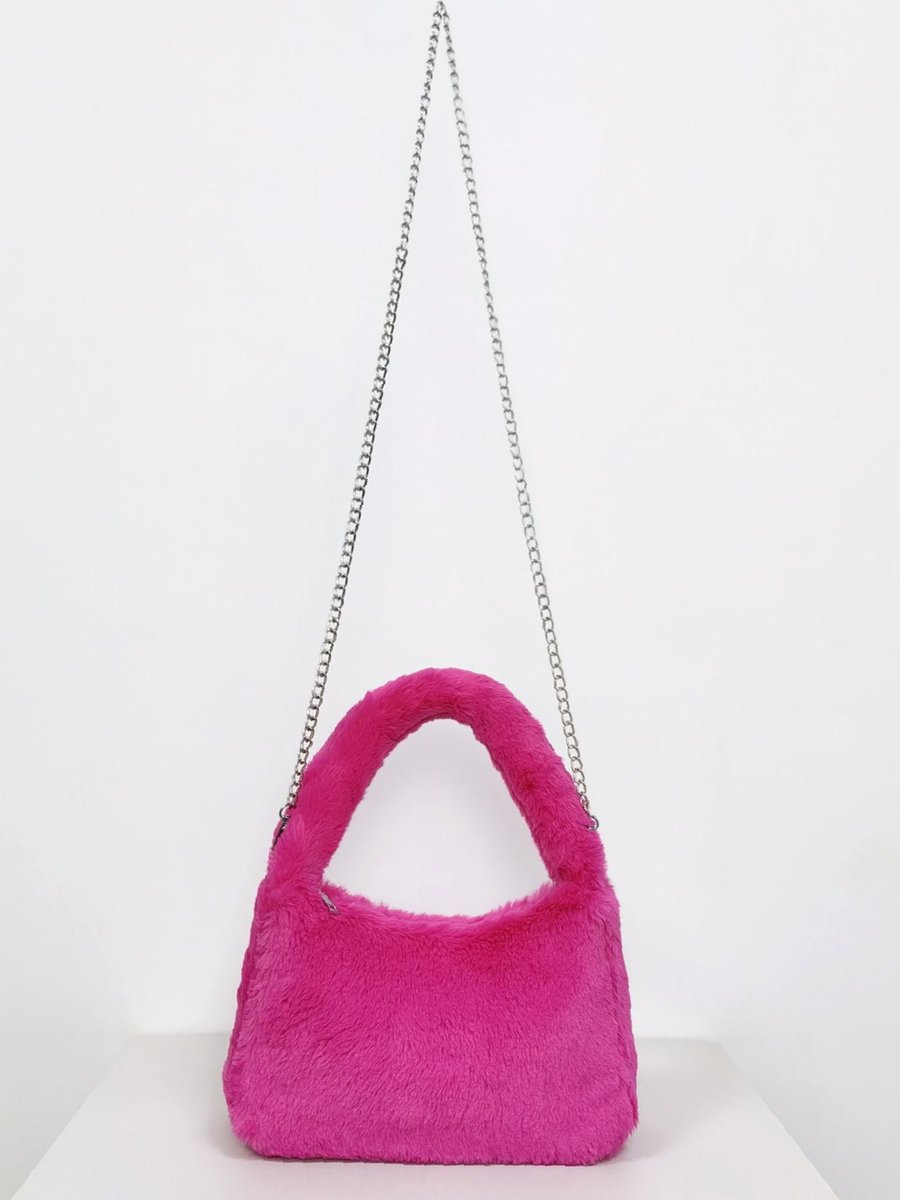 ShopBirdInBag's tweet photo. Wow picks! Bird in Bag - Minimalist Fluffy Top Handle Bag - Women Satchels at $25.99 at https://t.co/7fPKxexZGG Choose your wows. 🐕 https://t.co/eAVQTVvusy