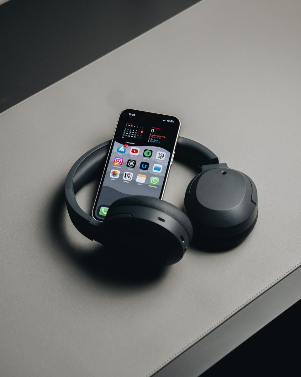 mattiagntt's tweet image. Testing new headphones. 🎧