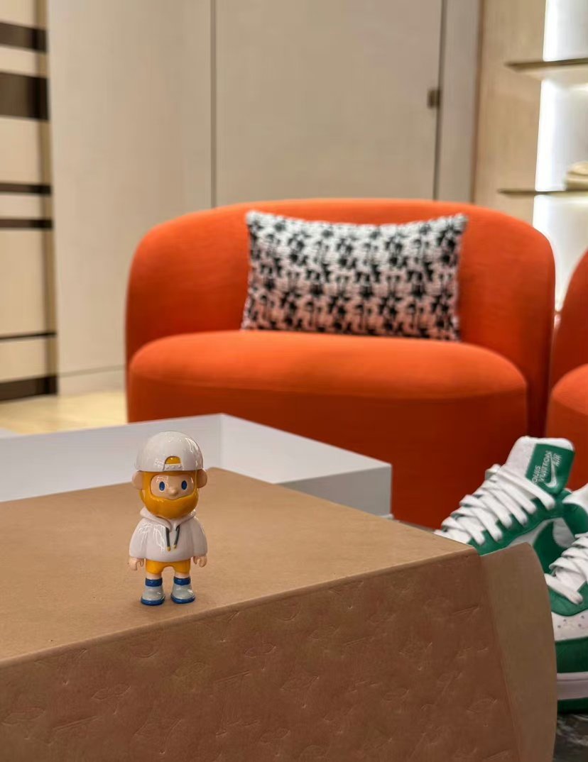 想要當最勇敢的人 一起找最初的天真，痛苦過能珍惜傷痕 當時的美就能保存，痛如果能忘得無痕 也許美好就能保存，有時候被傷過的人 更知道怎麼愛別人