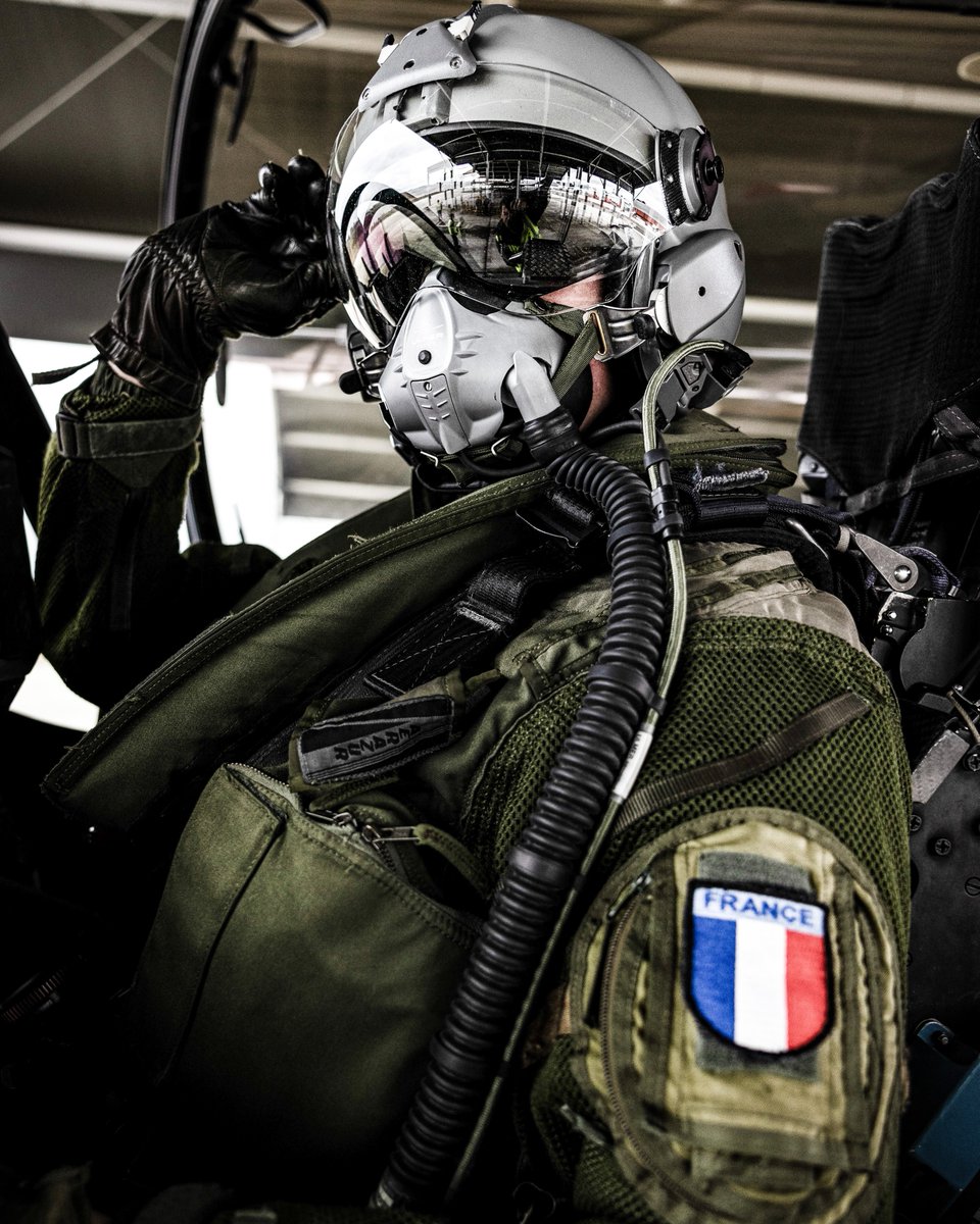 Retweet to join us in wishing our Ally 🇫🇷 #France joyeuse #FêteNationale!  

#WeAreNATO 🤝<a href="/FranceOTAN/">La France à l'OTAN</a>
#14Juillet #BastilleDay