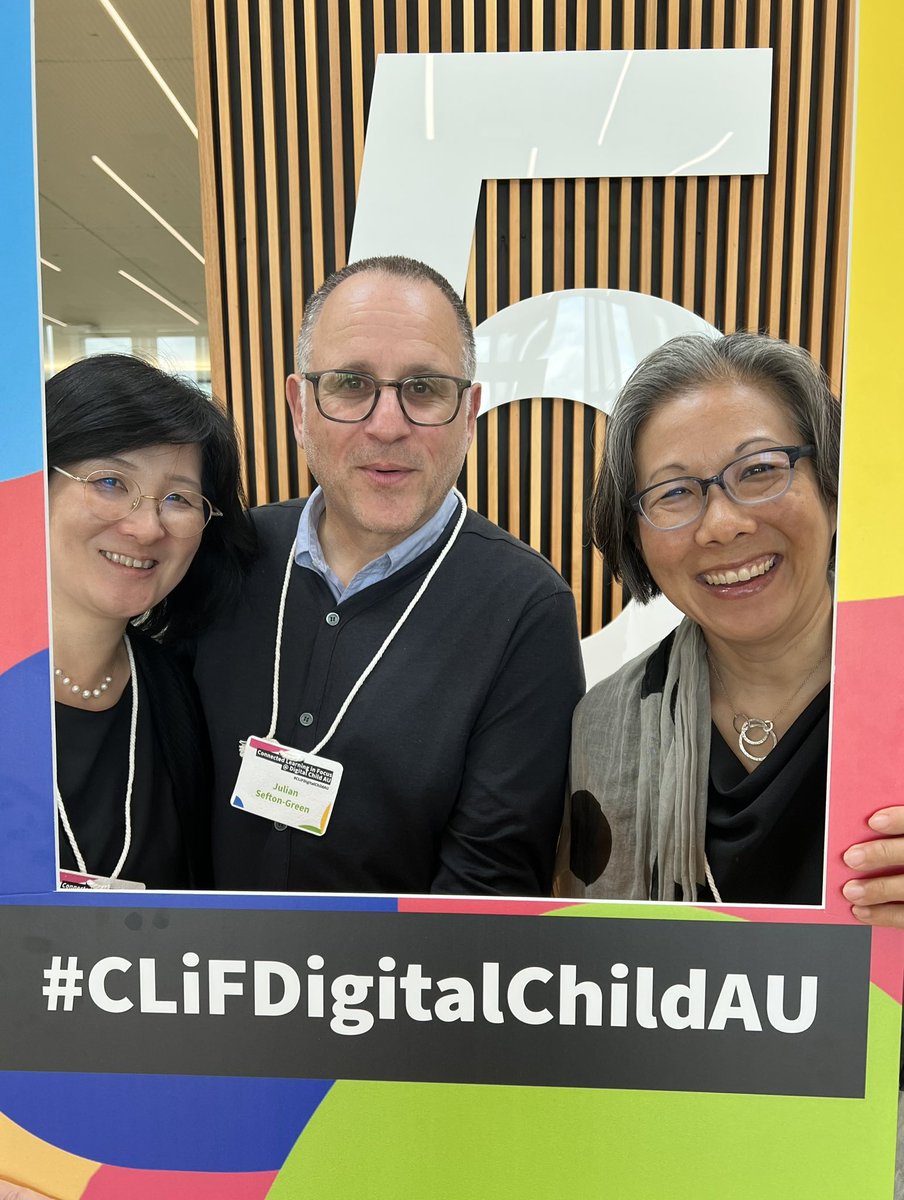 mizuko's tweet image. So fun hanging out messing around and geeking out with the Australia #connectedlearning community. Thx @dezuanni @seftongreen @eduTH1NK @jeonghs @digitalchildau #CLiFDigitalChildAU
