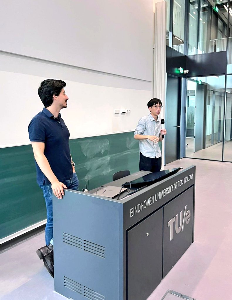 Presented my research at @TUeindhoven yesterday, alongside with @tengshanyuan! 🥳