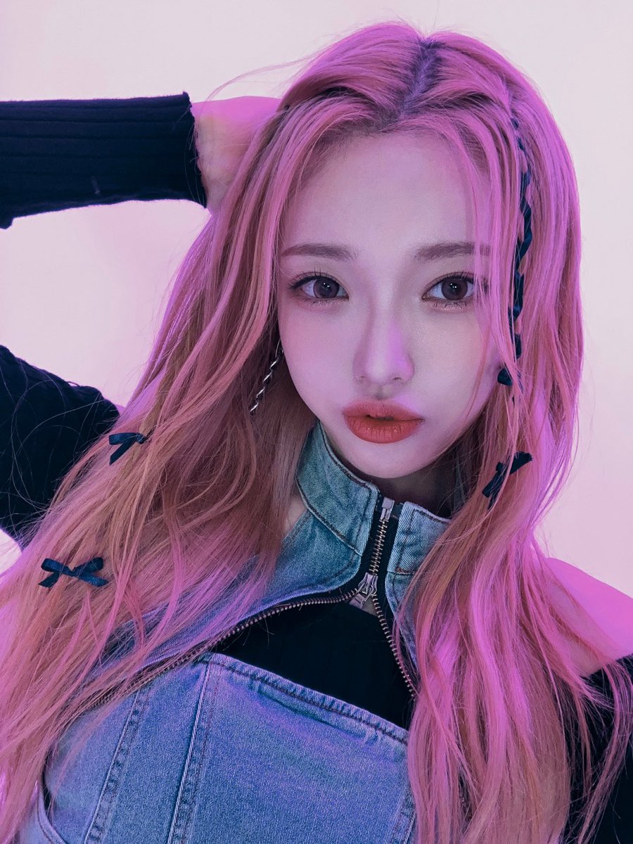 Billlieofficial's tweet photo. [#하람] 핑키의 청청스타일🩷🩵

#Billlie_Letter https://t.co/i5z8E7WNIh