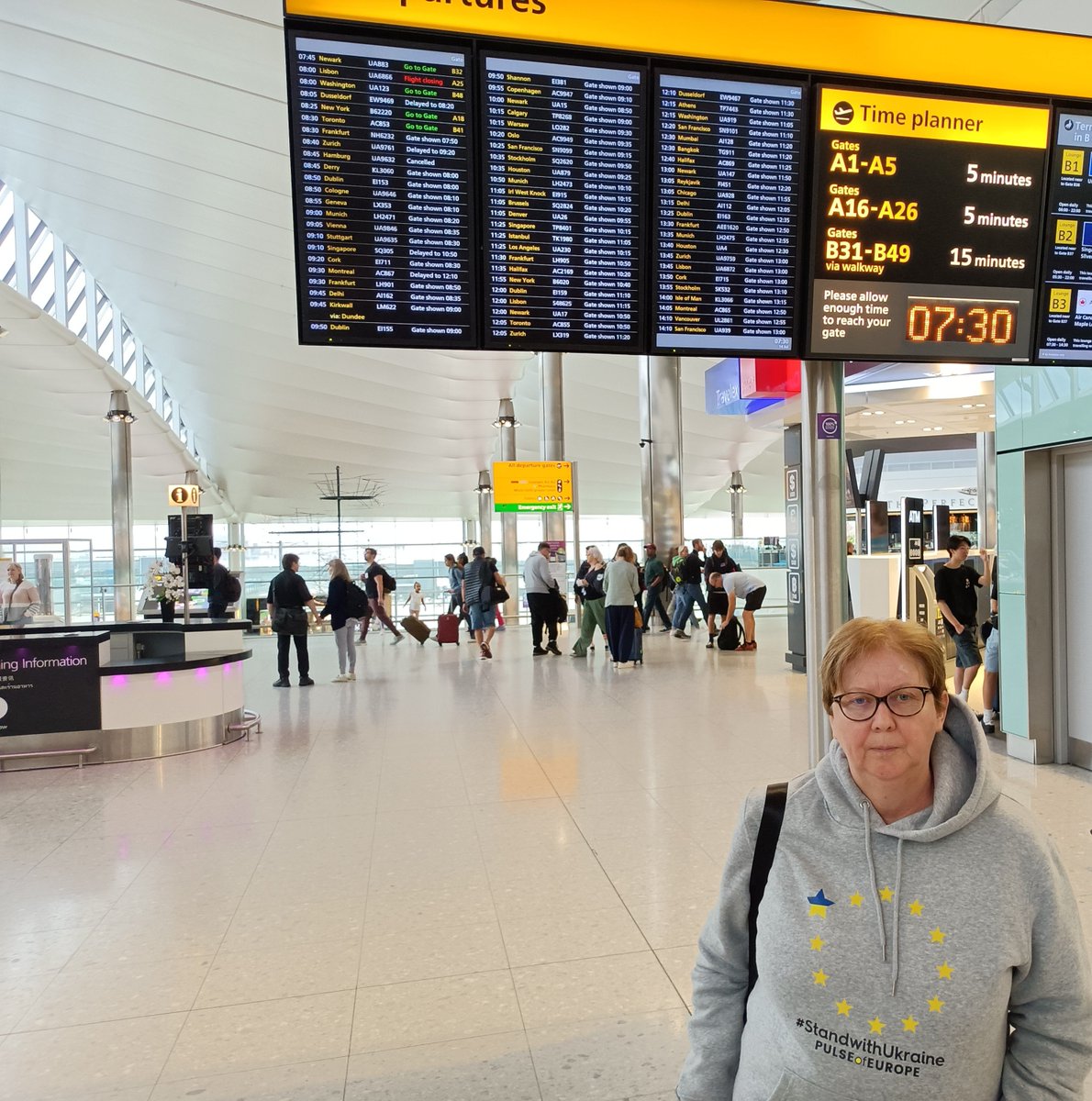 At #Heathrow flying to Germany for a wedding sporting the #StandWithUkraine# EUSolidarity #Hoodie from @PulseofEurope.🇪🇺🌟🕊️