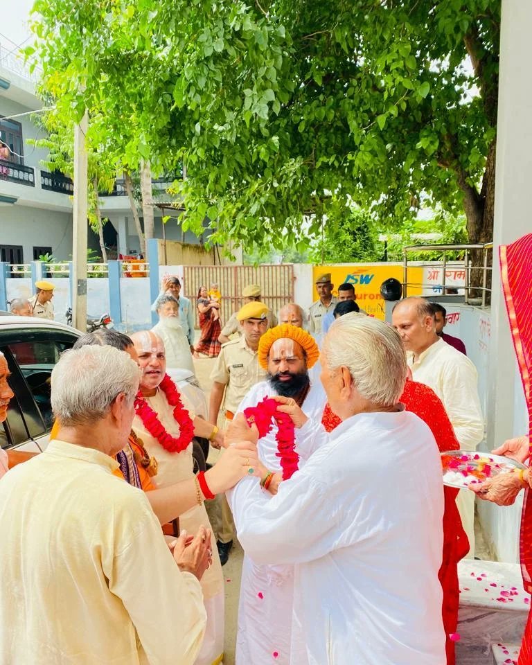 Amitavasthi15's tweet image. कल राजस्थान के लालसोट में चल रही भागवत कथा में पहुँचने पर कार्यकर्ताओं ने किया भव्य स्वागत 
कथा व्यास पूज्य श्री रामचन्द्र दास जी महाराज पूज्य श्री राम भद्राचार्य जी महाराज श्री उत्तरा धिकारी चित्रकूट पूज्य श्री गौरी शंकर दास जी महाराज अयोध्या पूज्य राम राम jii