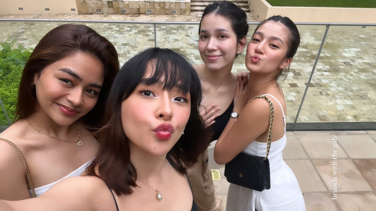 queenvoree's tweet photo. vivoree, melizza, arabella and belle prettiest besties reunited 🥺 https://t.co/dXes3ehWh8
