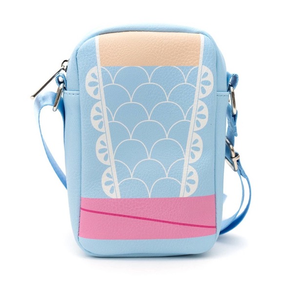 MsGandMe1's tweet photo. So good I had to share! Check out all the items I'm loving on @Poshmarkapp #poshmark #fashion #style #shopmycloset #disney: https://t.co/Z4DcPdsQ0z https://t.co/jMDP1UCmGZ