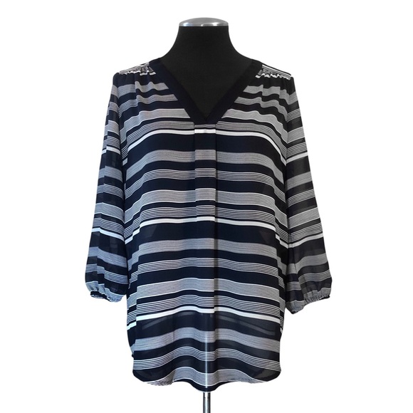 So good I had to share! Check out all the items I'm loving on <a href="/Poshmarkapp/">Poshmark</a> #poshmark #fashion #style #shopmycloset #loft: posh.mk/EDy35lgcqBb