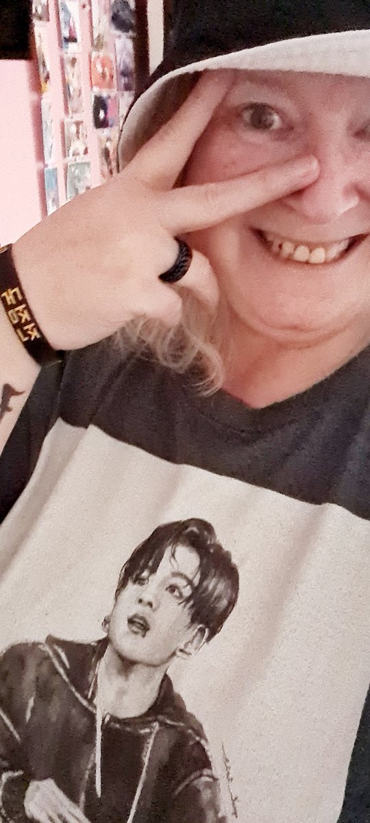MomSvg's tweet photo. Sooooooo, guess who is coming on Vacay with lil ol' me!..
@DGirlDarknWild @Sensosurfer1 @emopod
#JKDay
#JungKook_Seven
#SEVENbyJUNGKOOK
#jeonjungkook
#SevenIsHere
#BTS @BTS_twt https://t.co/v2OSZ0B8Cc