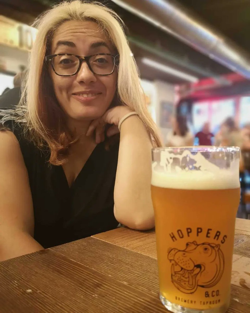 Refrescant-nos que la calor apreta
i encantats amb les aixetes de @hopperslleida , una doble NEIPA de Cosa Nostra Brewing 'Hopper Gonna Hop', molt aromàtica i de gust intens alhora que refrescant.
#gastroxusma #drinkporn #craftbeer