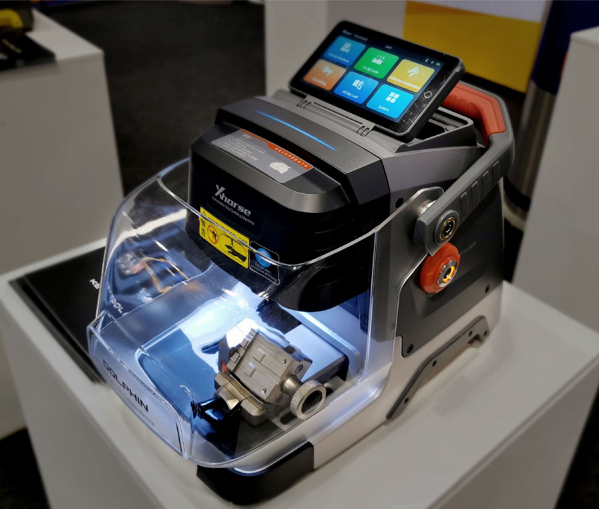 Xhorsevvdi's tweet photo. Dolphin II XP005L KeyCuttingMachine on Sale 📣📣
(EU/UK/US Ship): https://t.co/BrotBsMIYD
✨Built-in Lithium Battery
✨Multi-purpose M5 Clamp
✨Track/ Side Key
✨Smart APP Control (Wi-Fi &Bluetooth)
#dolphinii #DOLPHINXP005L #keycuttingmachine #keycutting #locksmith https://t.co/ub1B9JtHSF