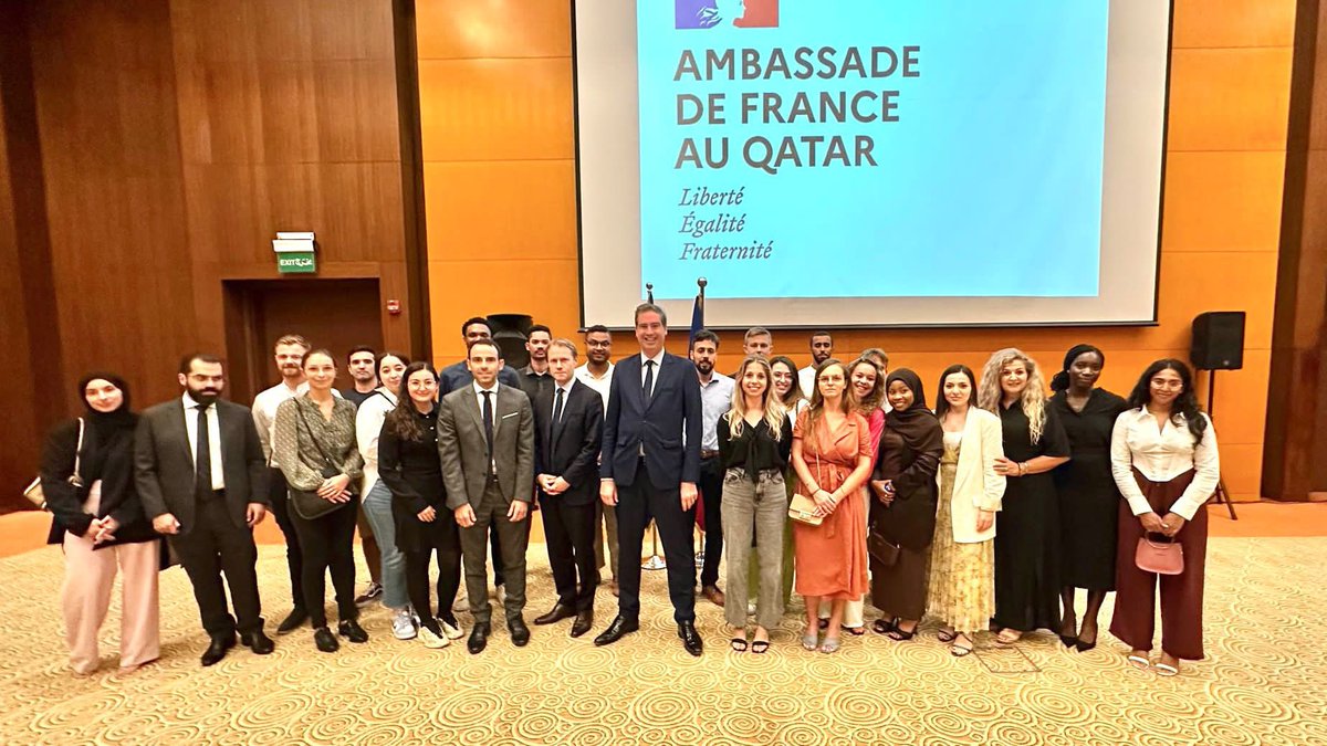 Et avec la communauté de VIE du #Qatar !

Leur dynamisme et la diversité de leurs parcours sont des atouts précieux pour les projets France-Qatar. 🇫🇷🇶🇦