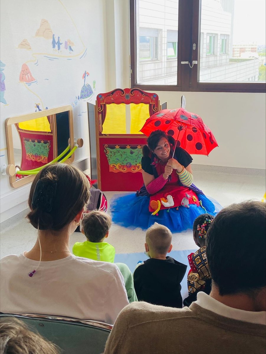 CH_Argenteuil's tweet photo. #joiedepartager I 🐞 Merci à la formidable Compagnie pas d’Chichi pour avoir offert un spectacle haut en couleurs à nos jeunes patients en service de Pédiatrie.
@VilleArgenteuil #spectacleenfant #HopitalPublic #pasdechichi https://t.co/wDYPcCyzhK