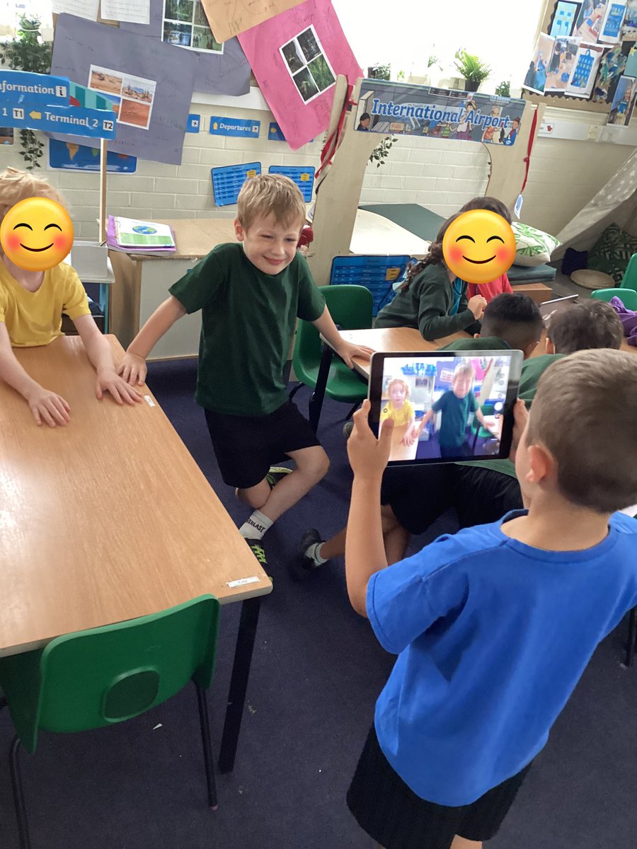 Year1Markeaton's tweet image. We enjoyed our STEM workshop yesterday, we learnt how to take selfies #mpsstem #mpsscience #mpscomputing