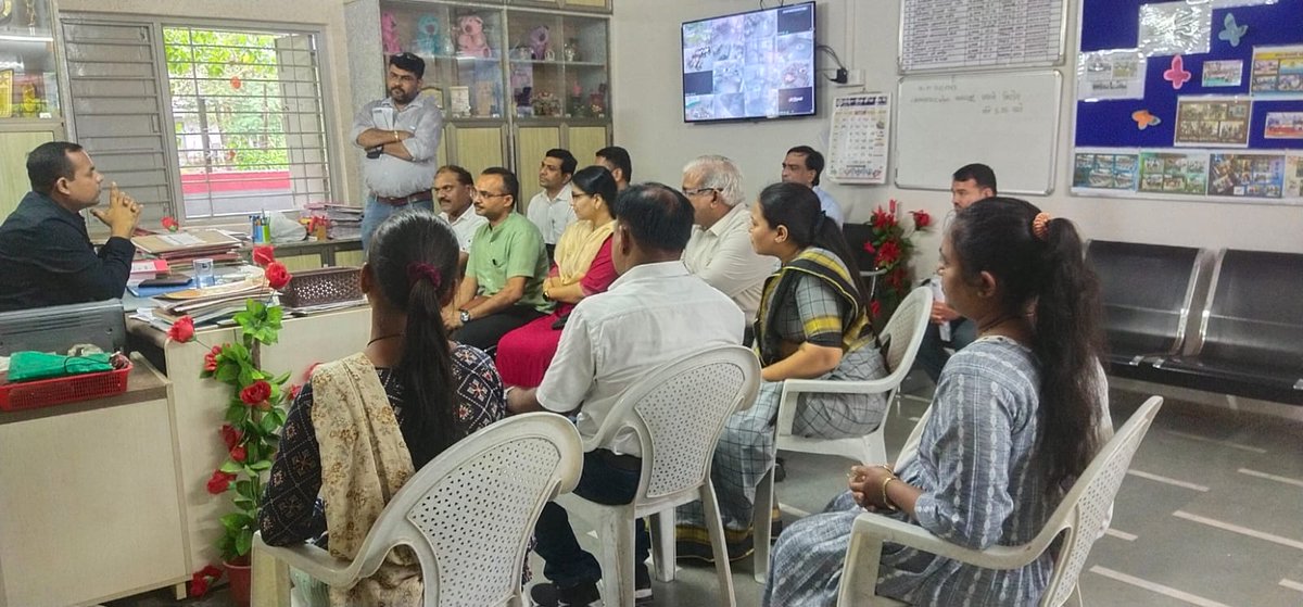 Collector & DM Navsari (@collectornav) on Twitter photo આજરોજ લોકસહકાર દ્વારા સુદ્રઢ બનાવેલ સિસોદ્રા ગણેશ કુમારશાળાની મુલાકાત લેવામાં આવી. વિદ્યાર્થી પરીક્ષાઓ પાસ કરી ઉચ્ચ હોદ્દા પર પહોંચે એવું શિક્ષણ આપવા માટે શિક્ષકોને સૂચન કર્યું અને સરકારી શાળામાંથી ભણીને ઉચ્ચ કક્ષાએ પહોંચેલ વ્યક્તિનું સન્માનનો કાર્યક્રમ રાખવા સૂચનો કર્યા.<a href="/CMOGuj/">CMO Gujarat</a> આજરોજ લોકસહકાર દ્વારા સુદ્રઢ બનાવેલ સિસોદ્રા ગણેશ કુમારશાળાની મુલાકાત લેવામાં આવી. વિદ્યાર્થી પરીક્ષાઓ પાસ કરી ઉચ્ચ હોદ્દા પર પહોંચે એવું શિક્ષણ આપવા માટે શિક્ષકોને સૂચન કર્યું અને સરકારી શાળામાંથી ભણીને ઉચ્ચ કક્ષાએ પહોંચેલ વ્યક્તિનું સન્માનનો કાર્યક્રમ રાખવા સૂચનો કર્યા.<a href="/CMOGuj/">CMO Gujarat</a>
