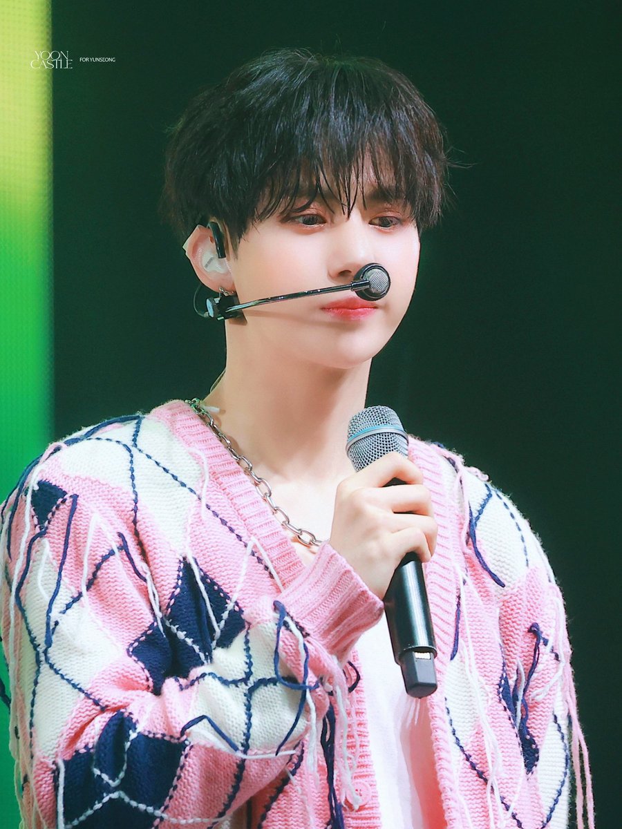 yooncastle1030's tweet photo. #황윤성

230702 여름날의 꿈🩷💚 https://t.co/tjmws9UAOb
