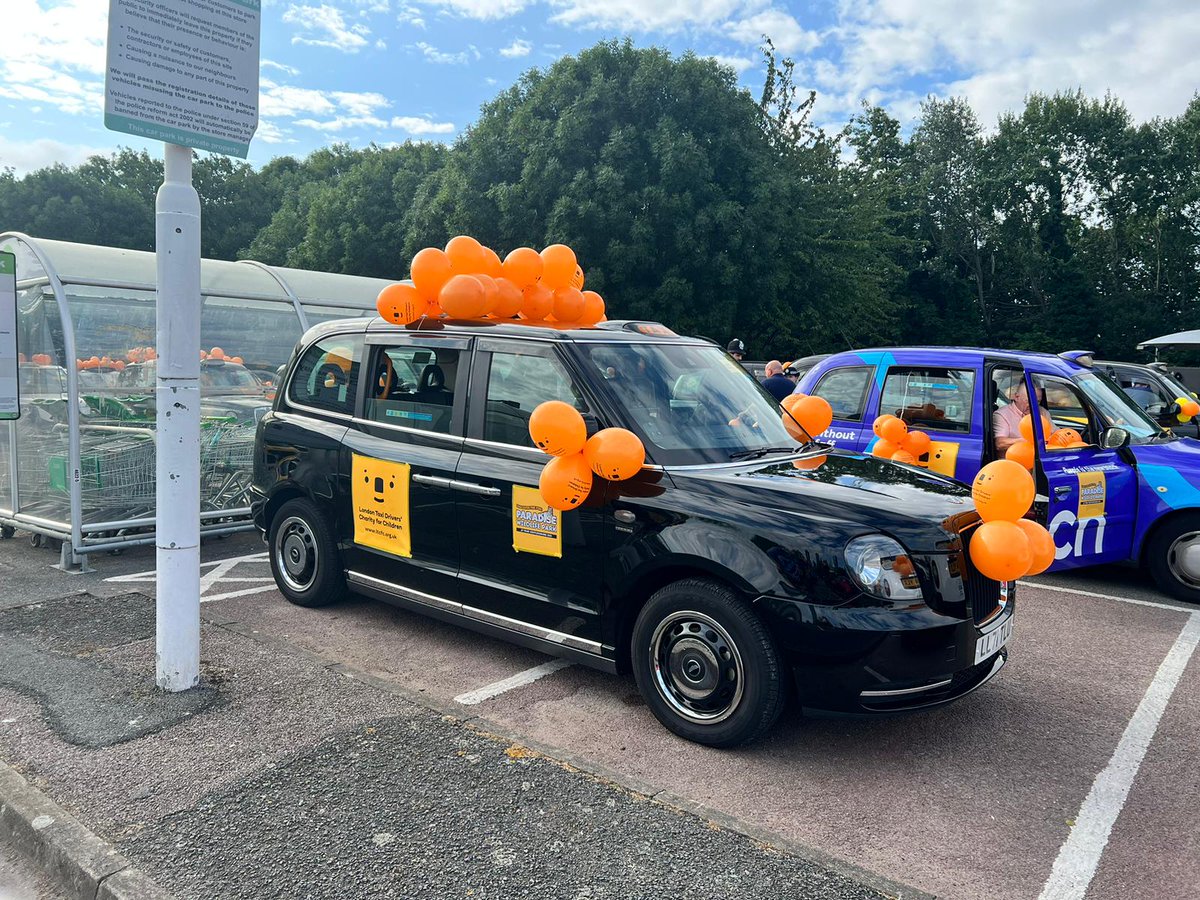 ldnblktaxi's tweet photo. Well done to all the drivers including our own from LBT who are taking the children &amp; their families to paradise wildlife park 
today , have a great time.
@ParadiseWLPark 
#Twitter23 https://t.co/B3jreUoyDo