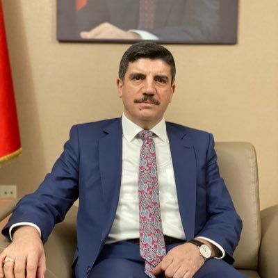 Ehl-i Sünnet ismine kutsallık atfediyorlar ama Rasul-i Ekrem’in ne sünnetiyle ne ahlakıyla ne velayeti ve düşmanlıklarıyla uzaktan yakından alakaları yok. Sünnet’in bir şartı olan müminlere muhabbetle, samimiyetle, dostlukla, velayetle zerre alakaları yok.
yenisafak.com/yazarlar/yasin…