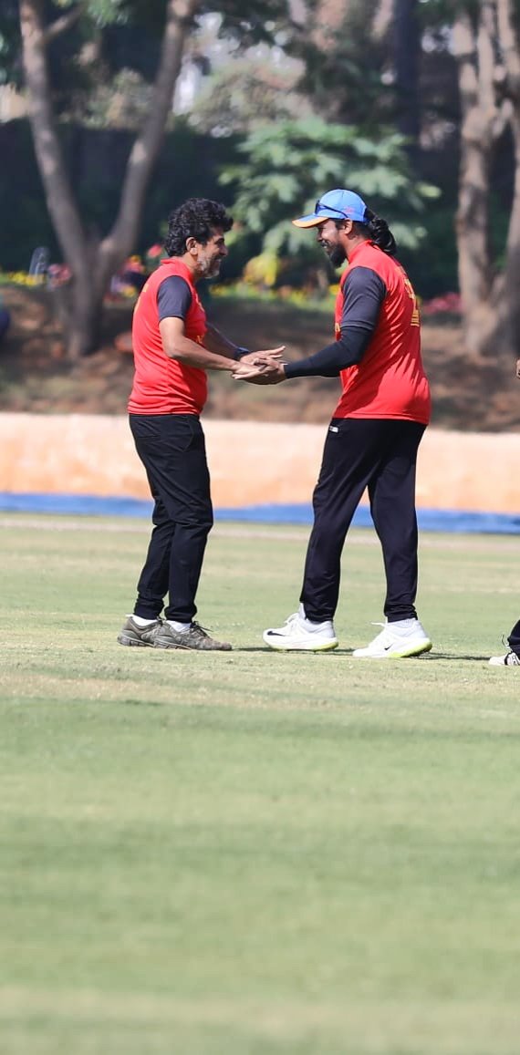 Rajeev Hanu (@theactorrajeev) on Twitter photo Many many happy returns of the day <a href="/NimmaShivanna/">DrShivaRajkumar</a> loads of love ❤️ and god bless you with good health and happiness 🙏🙏🙏
#ShivarajkumarBirthdaySpecial Many many happy returns of the day <a href="/NimmaShivanna/">DrShivaRajkumar</a> loads of love ❤️ and god bless you with good health and happiness 🙏🙏🙏
#ShivarajkumarBirthdaySpecial