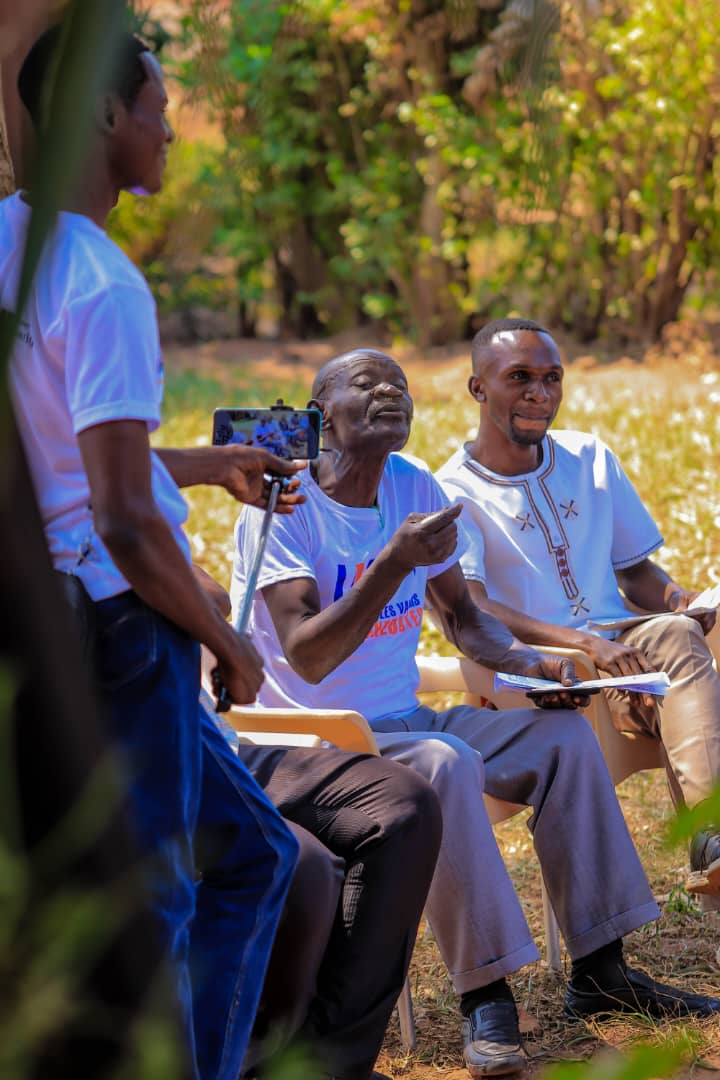 Wanny199's tweet photo. #MasculinitéPositive
Nos #coutumes facilitent-ils l'accès des filles et femmes aux services de #contraception ?@Asrjrdcongo Pour le Chef du quartier Kanshi àMbujimayi : mukaji mbuji wa diminu (chèvre de la semence), une machine à reproduction qui doit travailler pr atteindre l bu https://t.co/SMy1aKz7uY