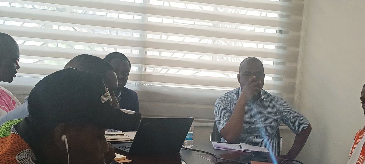 Écrire pour le Web (Réseaux sociaux y compris), un module dispensé par <a href="/DonatienKangah/">Donatien Kangah</a> au cours de l'atelier de formation, organisé par la structure R+ à l'attention des community managers, rédacteurs web et Web Journalistes. @PortBouetSoleil y est fortement représentée